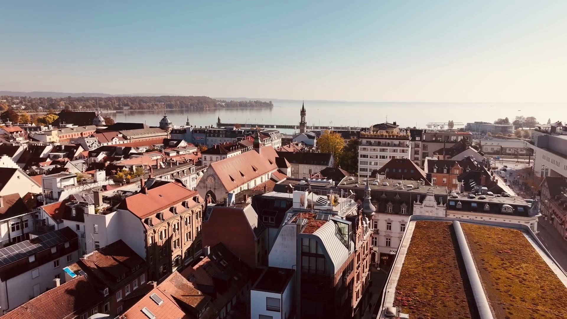 Vue aérienne du port et du lac de Constance