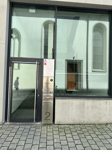 Accessible side entrance no. 2